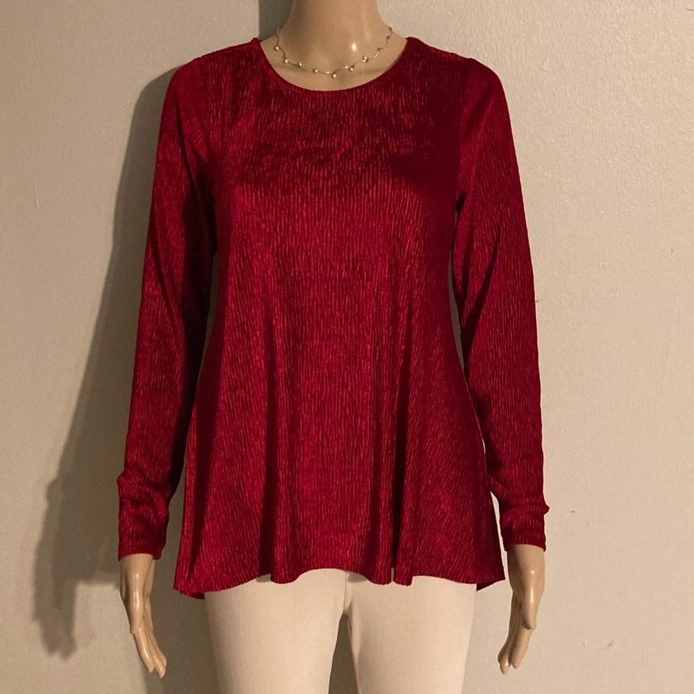 cable & gauge. Ribbed top. Size Sm/P. True red. Excellent condition!